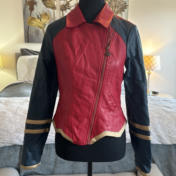 Wonder Woman Jacket DC Comics - size S Her Universe - Picture 3 of 7